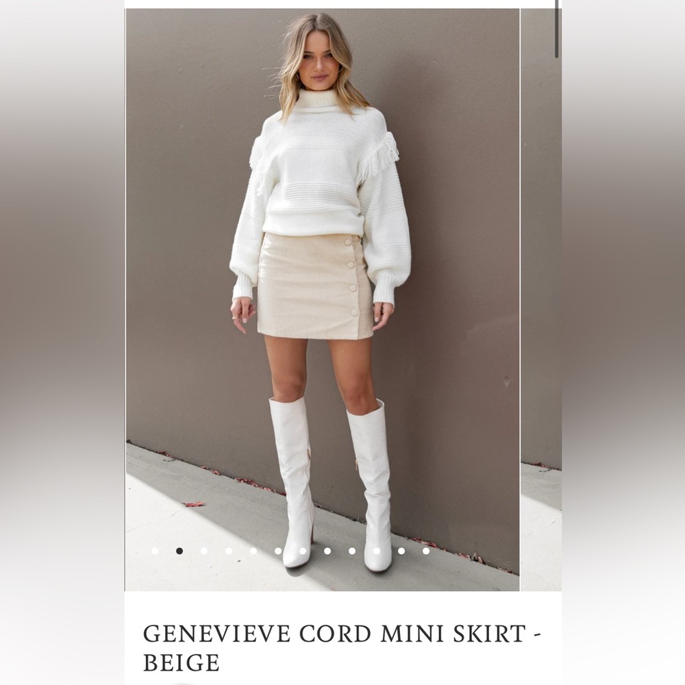 Beige corduroy mini skirt with buttons